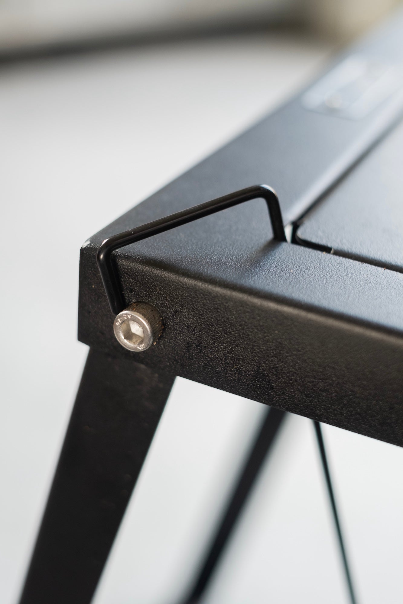 マルチサイドテーブル Auvil x ANOBA