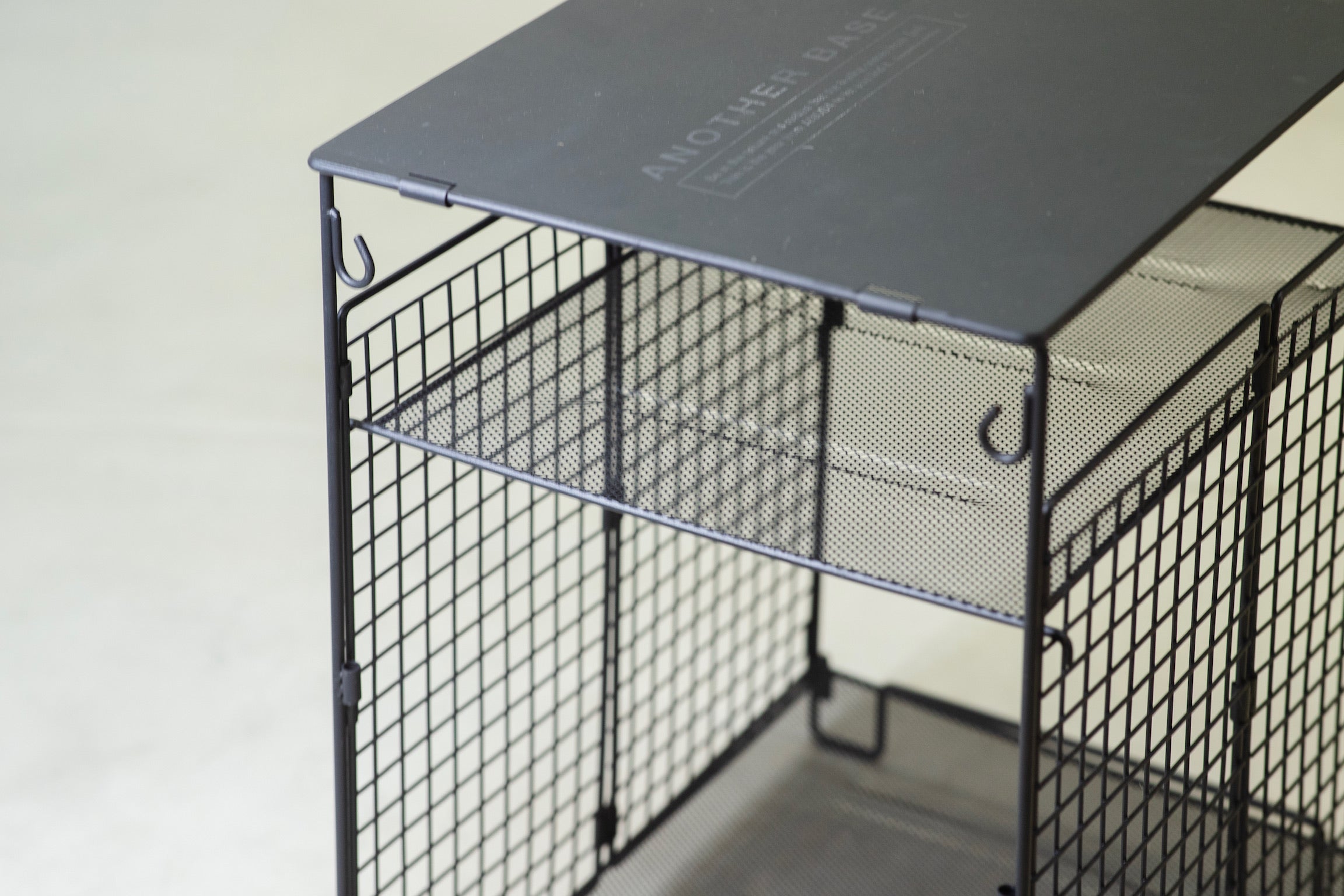 フォールディングサイドテーブル